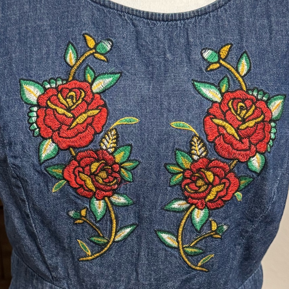 A Calin Small Denim Mini Rose Embroidered Racerback Cowgirl Mini Dress Size M - Picture 7 of 11